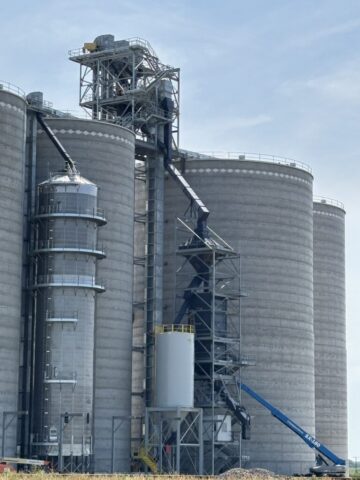 Shuttle loading facility - Courtland, KS