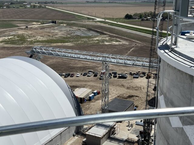 Shuttle loading facility - Courtland, KS